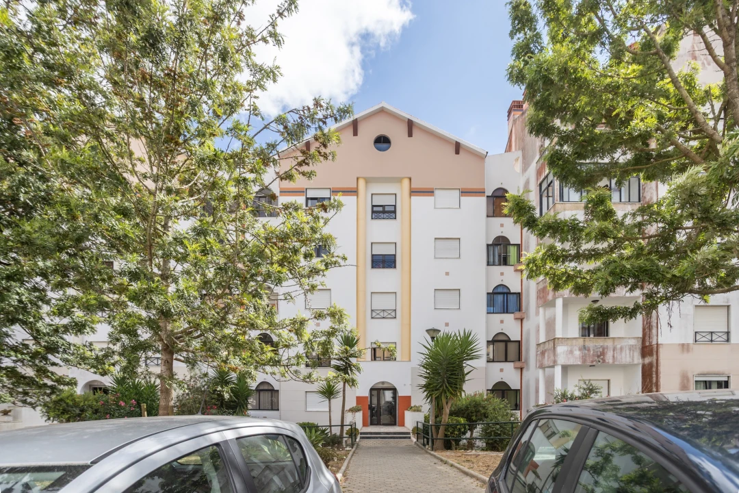 Apartamento T4 para Venda em Algueirão-Mem Martins Foto 60