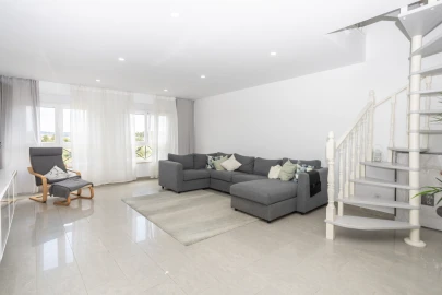 Apartamento T4 para Venda em Algueirão-Mem Martins