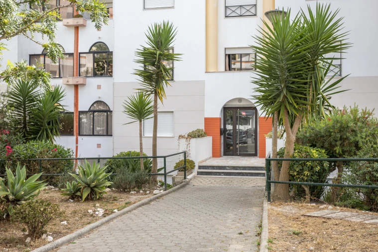 Apartamento T4 para Venda em Algueirão-Mem Martins Foto 63