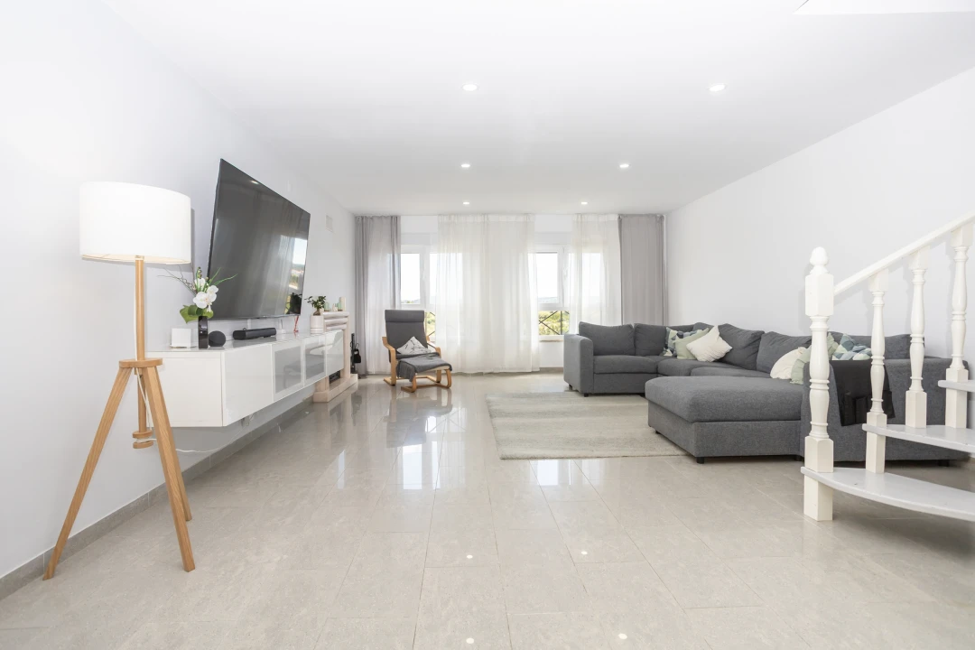 Apartamento T4 para Venda em Algueirão-Mem Martins Foto 5