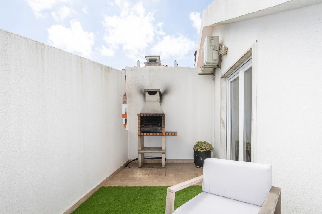 Apartamento T4 para Venda em Algueirão-Mem Martins Foto 57