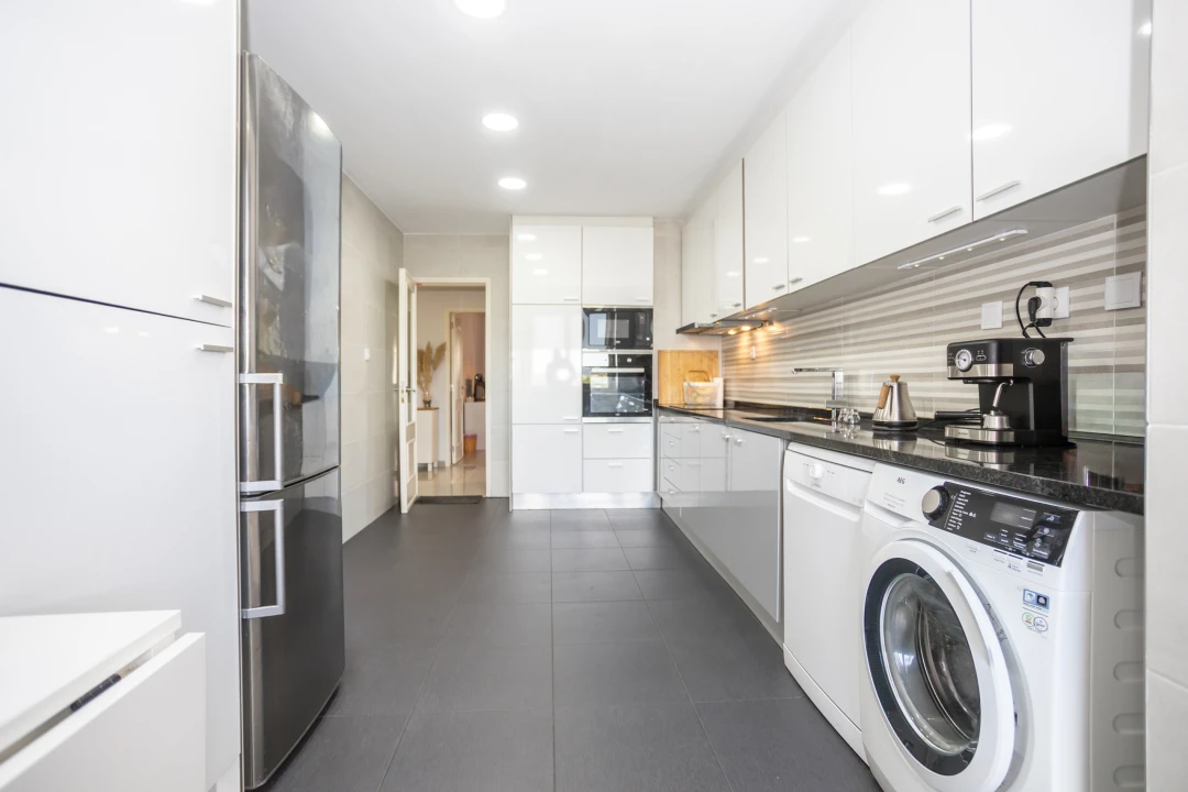 Apartamento T4 para Venda em Algueirão-Mem Martins Foto 19