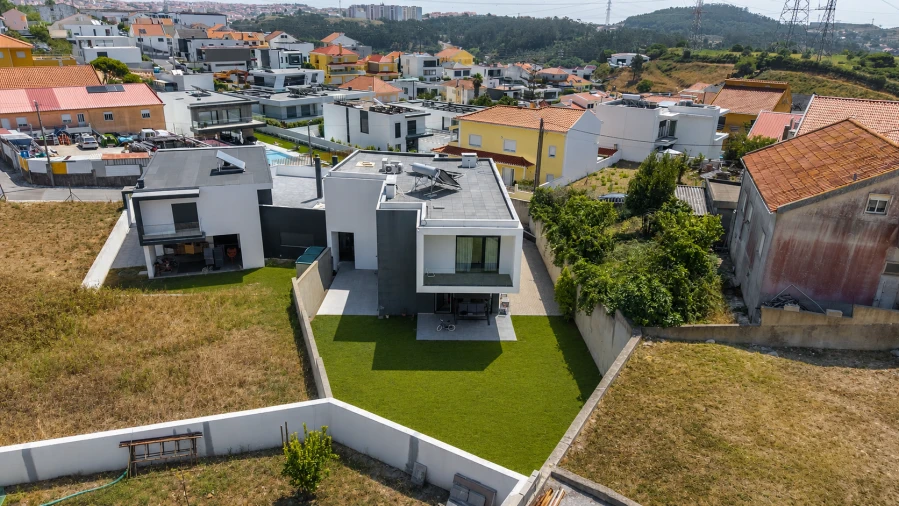 Moradia T4 para Venda em Agualva e Mira-Sintra Foto 32