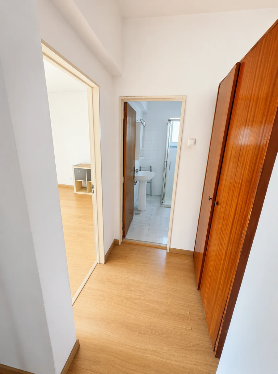 Apartamento T2 para Venda em Águas Livres Foto 7
