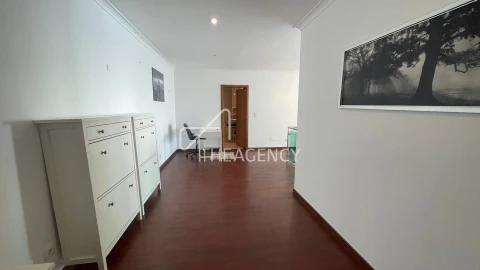 Apartamento T2 para Arrendamento em Sesimbra (Santiago)
