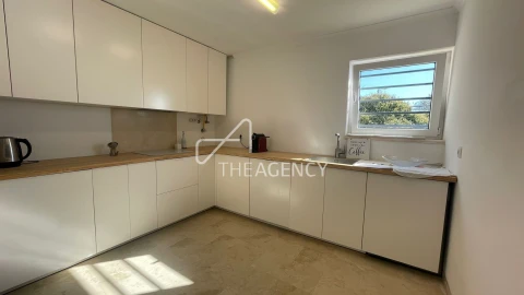 Apartamento T2 para Arrendamento em Sesimbra (Santiago)