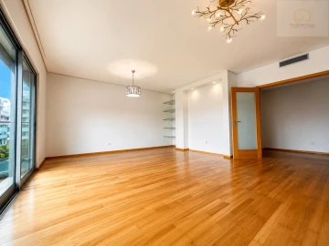 Apartamento T3 para Venda em Ponta Delgada (São Pedro)