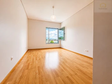 Apartamento T3 para Venda em Ponta Delgada (São Pedro)