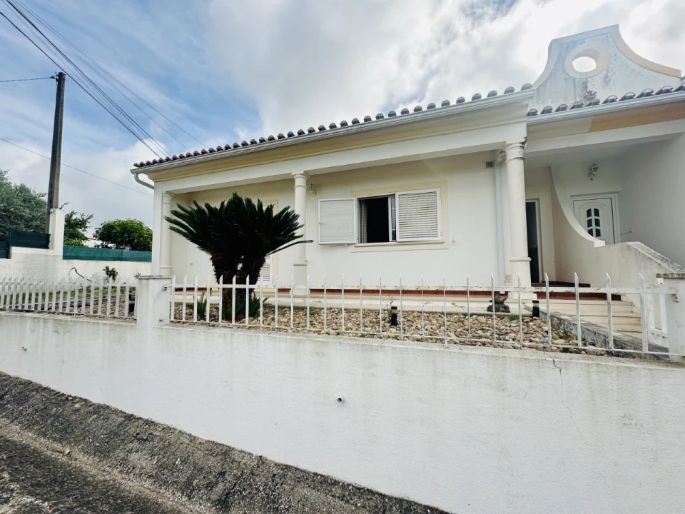 Moradia T4 para Venda em Pego Foto 1