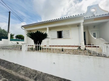 Moradia T4 para Venda em Pego