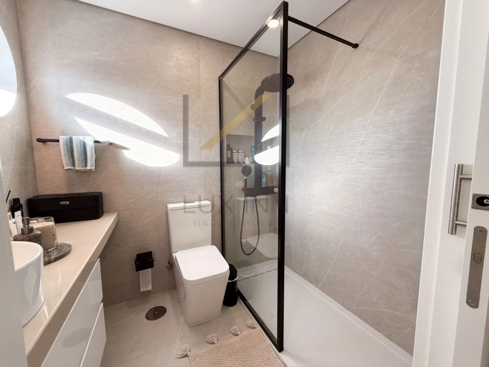 Apartamento T1 para Venda em Quinta do Anjo Foto 12