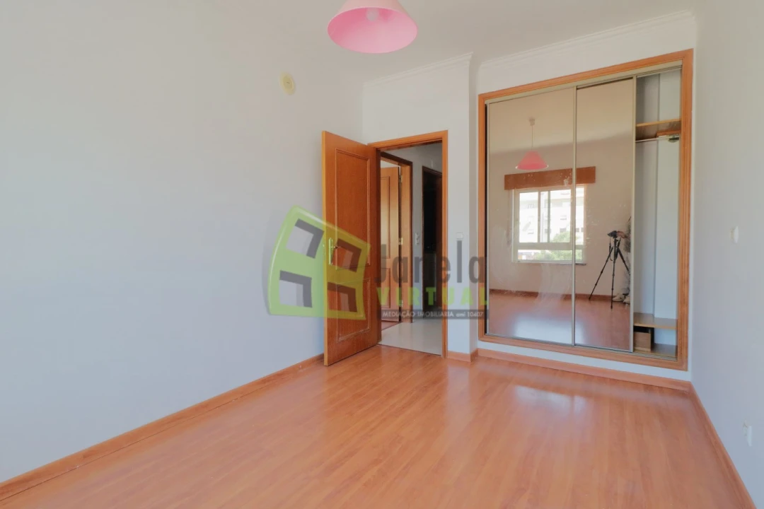 Apartamento T2 para Venda em Quinta do Conde Foto 6