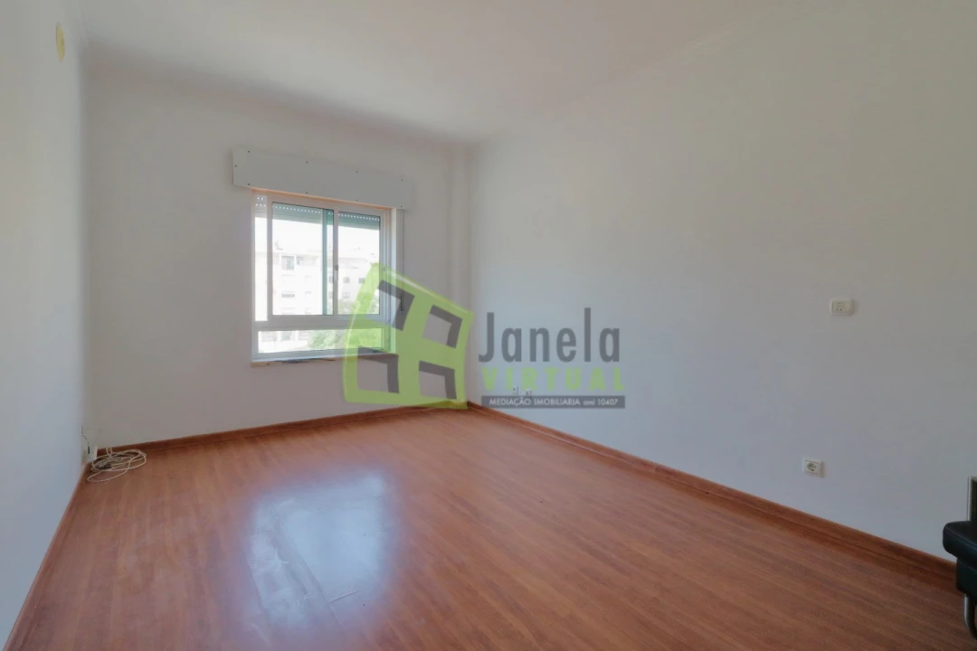 Apartamento T2 para Venda em Quinta do Conde Foto 20