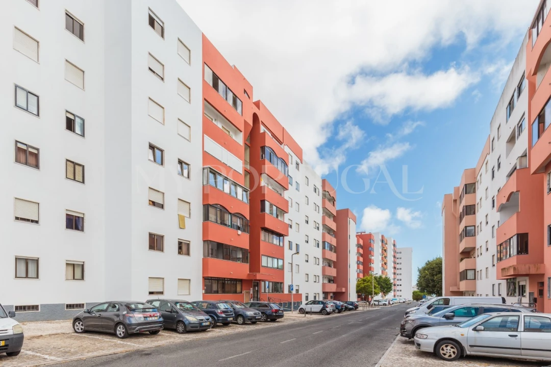 Apartamento T2 para Venda em São Domingos de Rana Foto 1