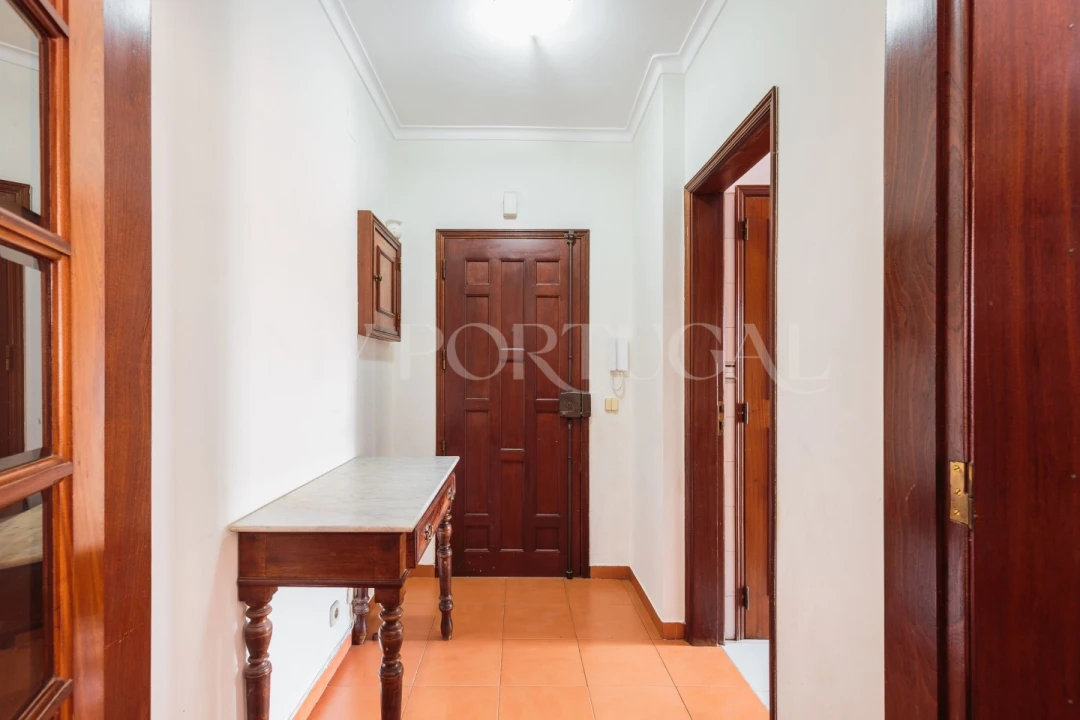 Apartamento T2 para Venda em São Domingos de Rana Foto 4