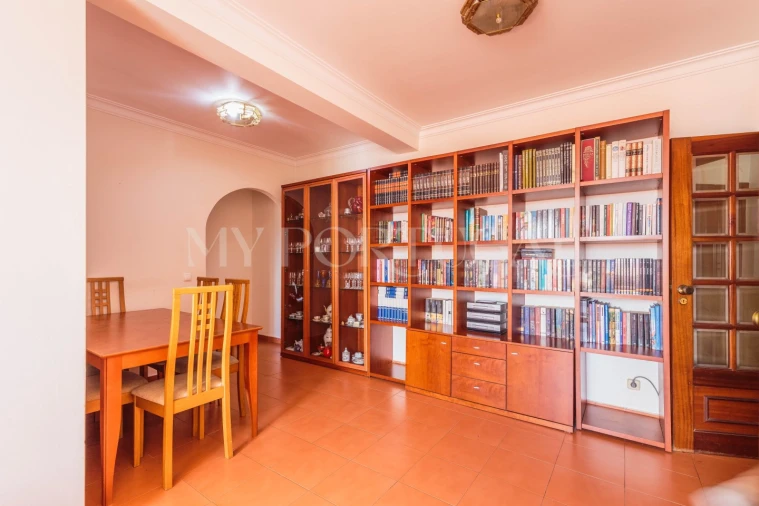 Apartamento T2 para Venda em São Domingos de Rana Foto 6