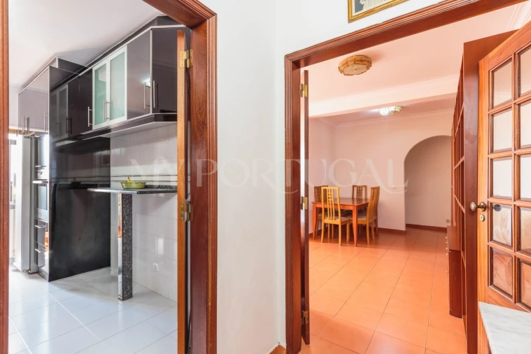 Apartamento T2 para Venda em São Domingos de Rana Foto 12