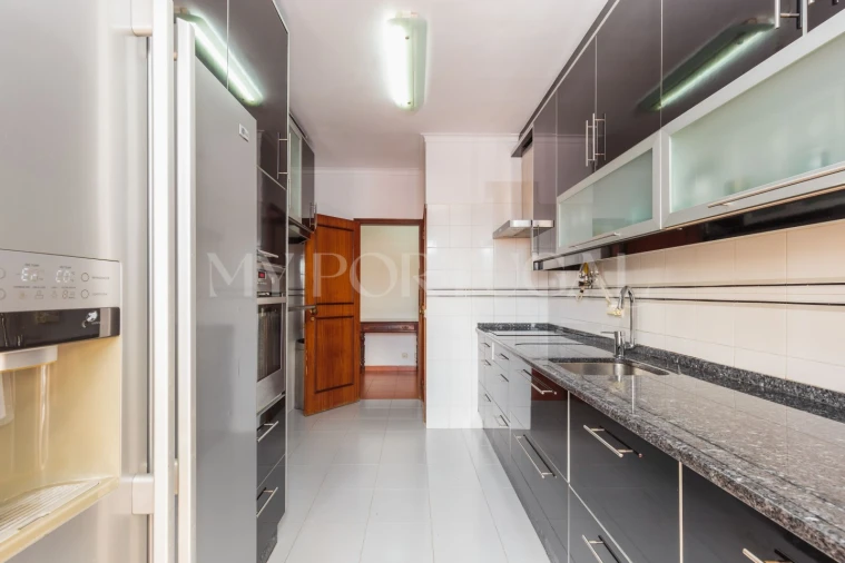Apartamento T2 para Venda em São Domingos de Rana Foto 17