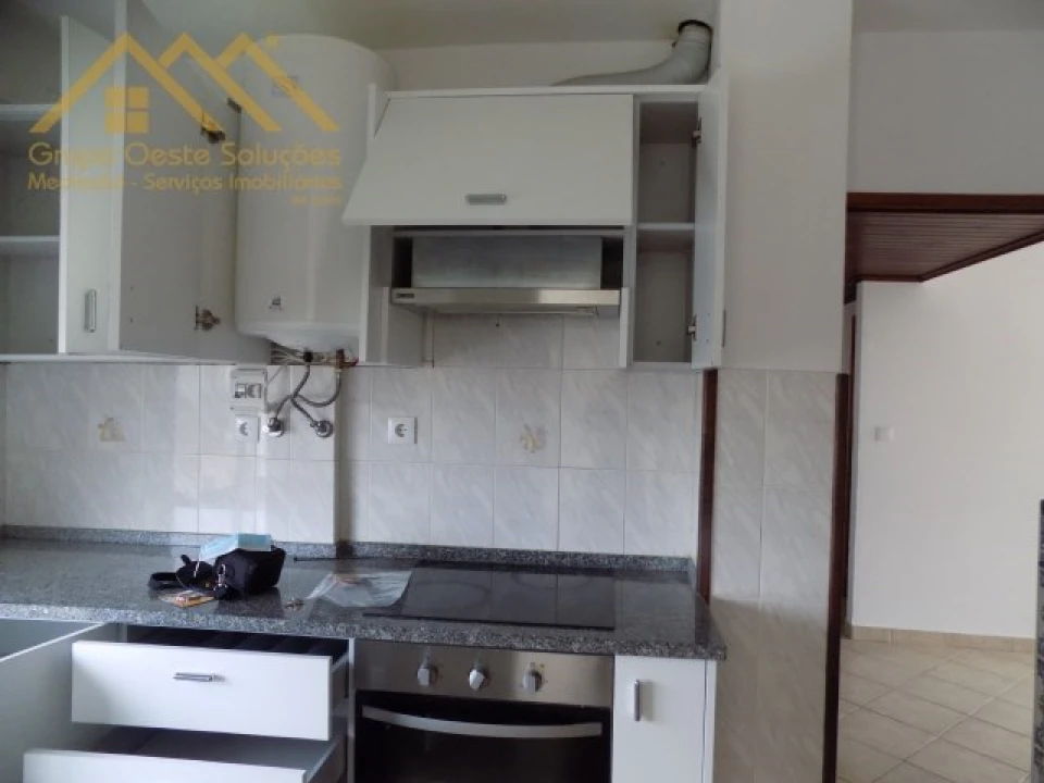 Apartamento T3 para Venda em Lourinhã e Atalaia Foto 1