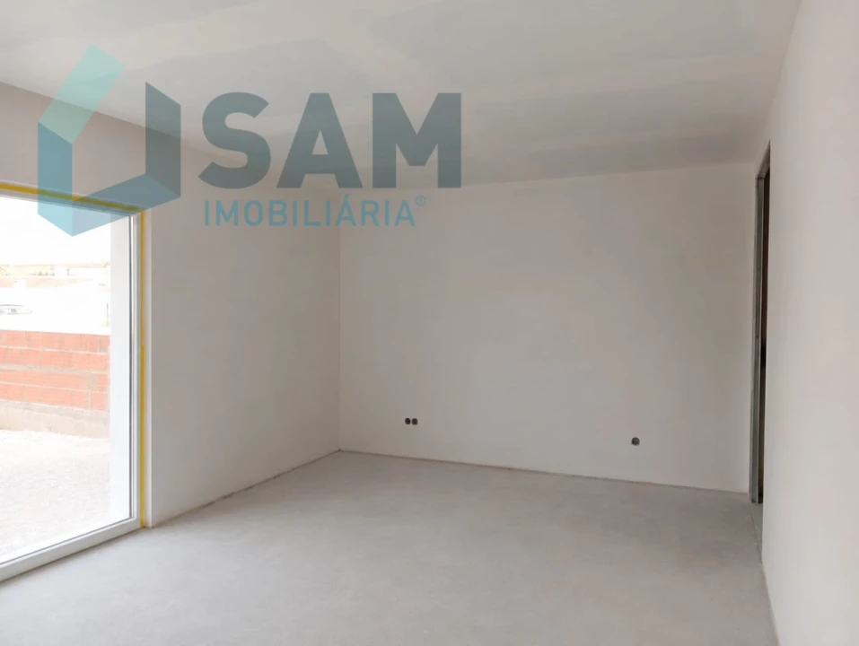 Moradia T4 para Venda em Silveira Foto 9