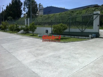 Armazém para Venda em Nelas
