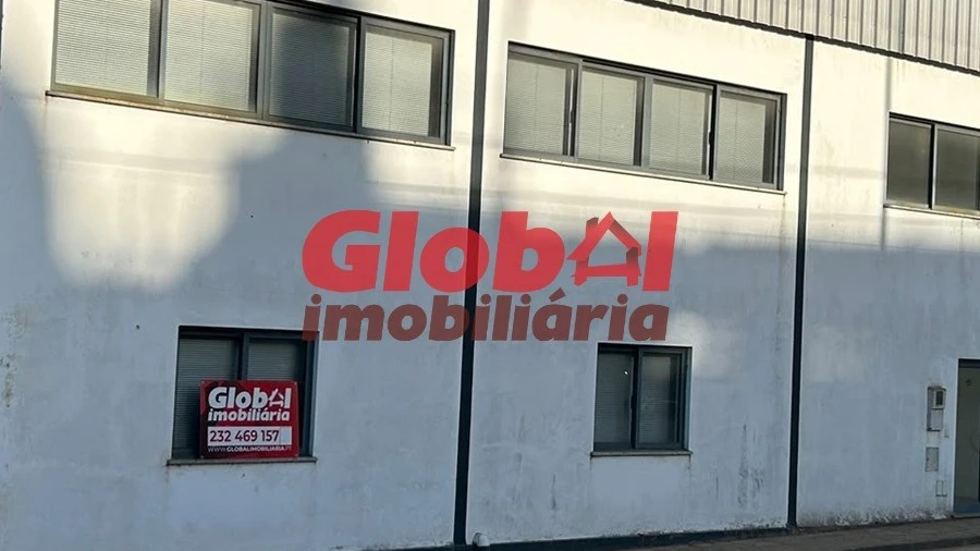 Armazém para Venda em Nelas