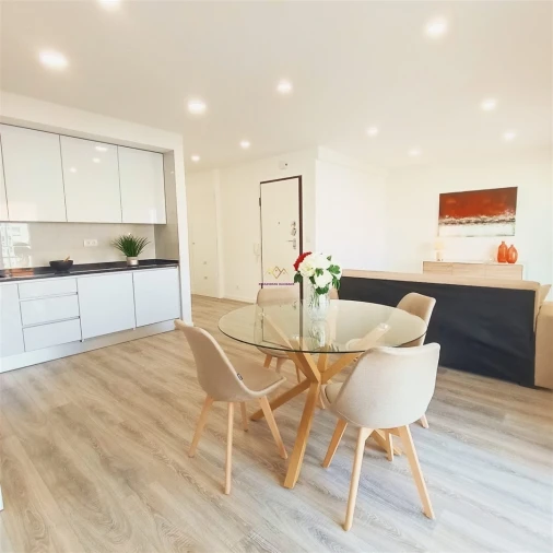 Apartamento T3 para Venda em Benfica Foto 3