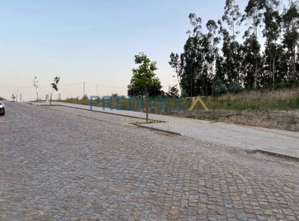 Terreno para Venda em Retorta e Tougues Foto 5