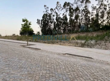 Terreno para Venda em Retorta e Tougues