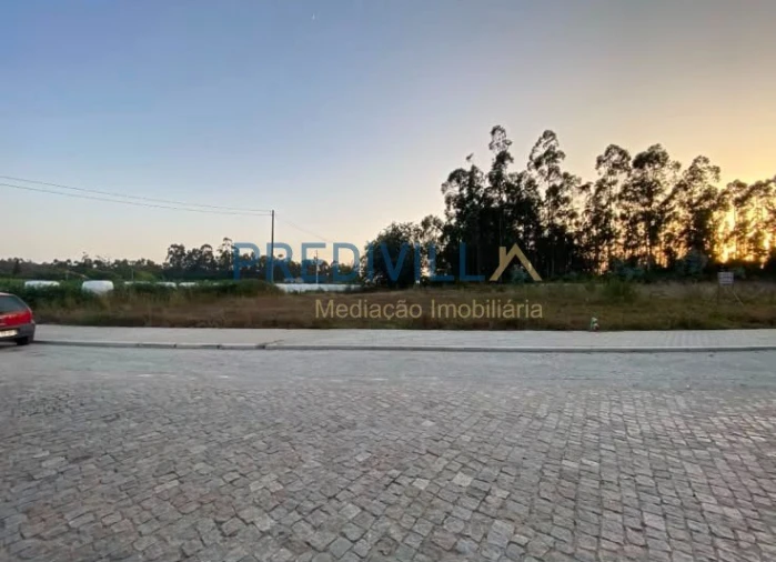 Terreno para Venda em Retorta e Tougues Foto 3