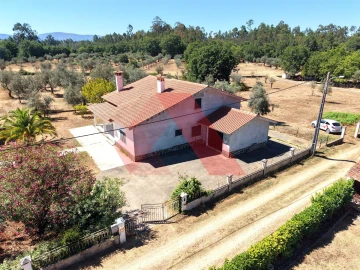 Moradia T3 para Venda em Mouronho