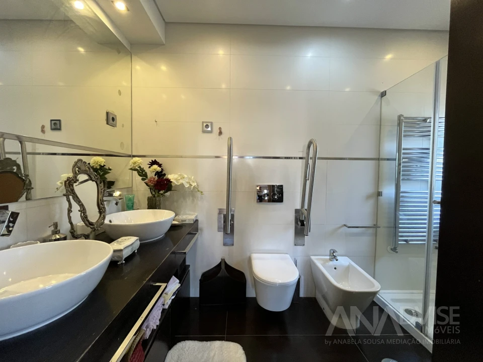 Moradia T6 para Venda em Viseu Foto 16