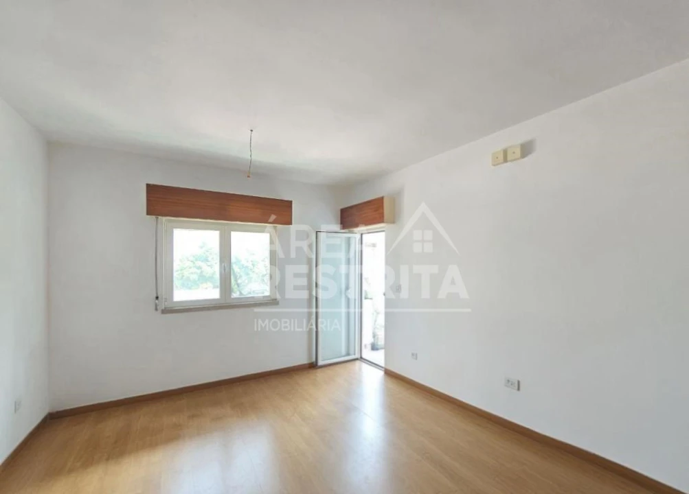 Apartamento T2 para Venda em Águas Livres Foto 5
