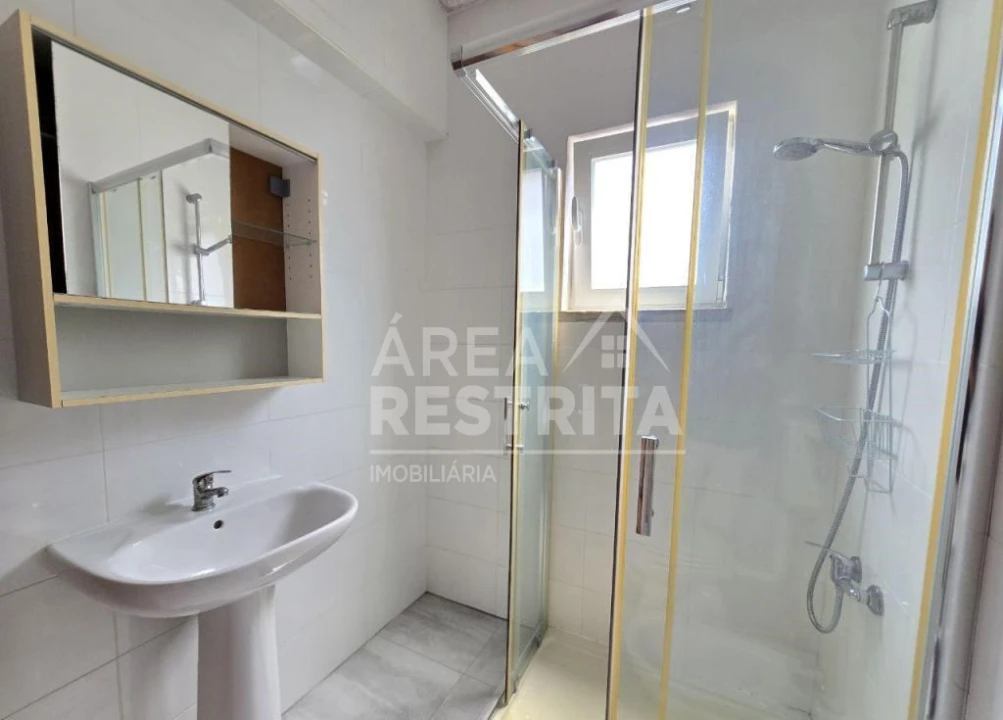 Apartamento T2 para Venda em Águas Livres Foto 11