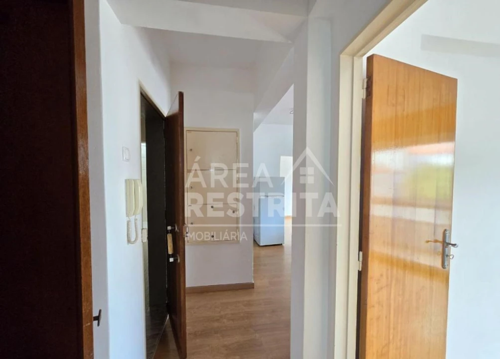Apartamento T2 para Venda em Águas Livres Foto 12