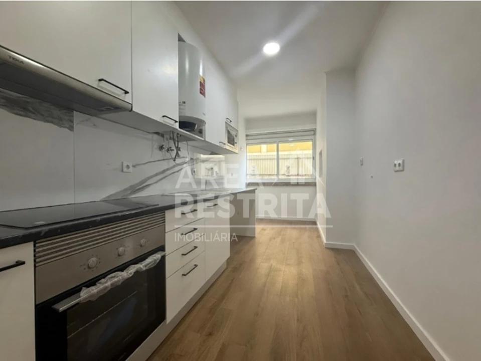 Apartamento T2 para Venda em Penha de França Foto 1
