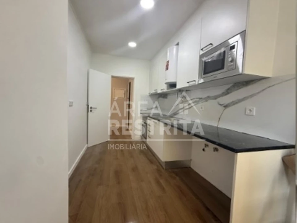 Apartamento T2 para Venda em Penha de França Foto 2