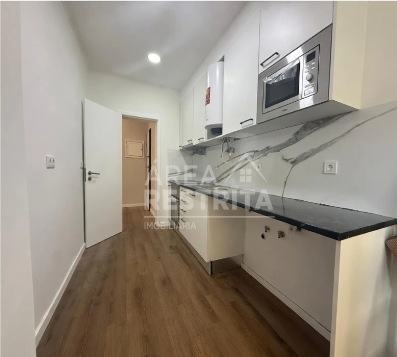 Apartamento T2 para Venda em Penha de França Foto 11