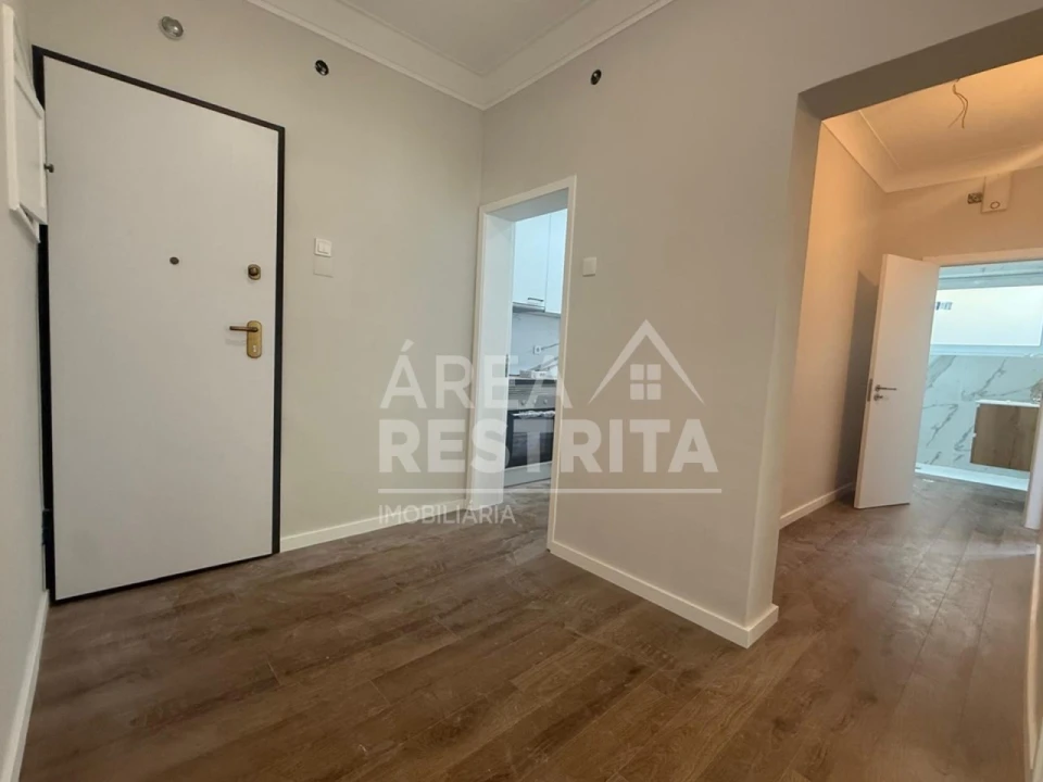Apartamento T2 para Venda em Penha de França Foto 16