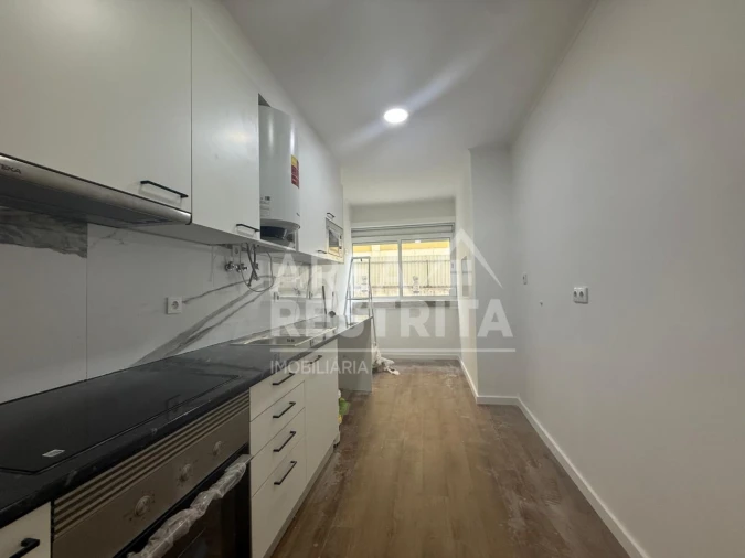 Apartamento T2 para Venda em Penha de França Foto 9