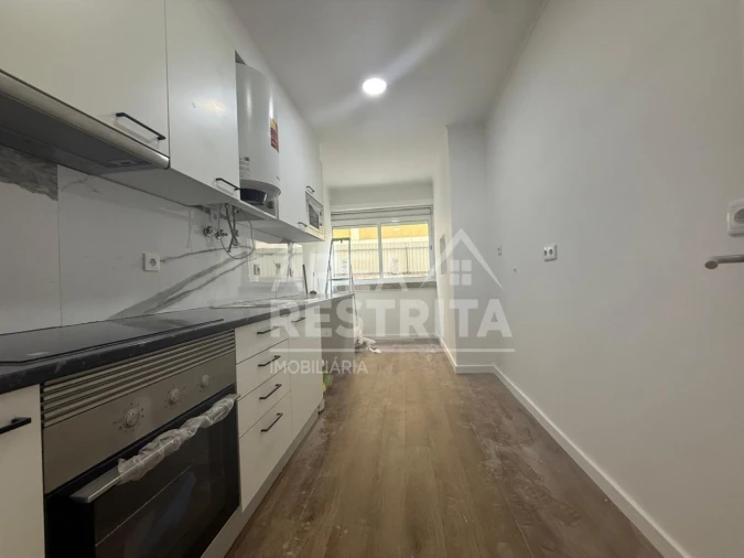 Apartamento T2 para Venda em Penha de França Foto 10