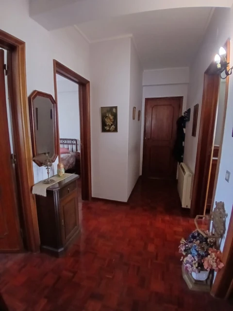 Apartamento T4 para Venda em Oeiras e São Julião da Barra, Paço de Arcos e Caxias