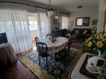 Apartamento T4 para Venda em Oeiras e São Julião da Barra, Paço de Arcos e Caxias