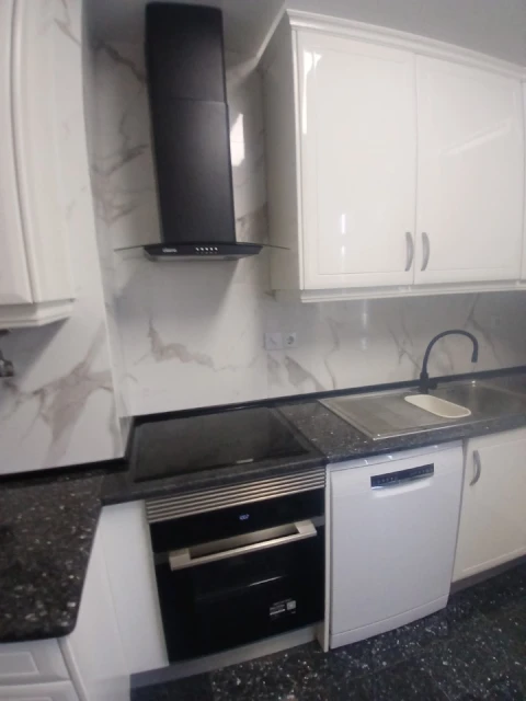 Apartamento T4 para Venda em Oeiras e São Julião da Barra, Paço de Arcos e Caxias