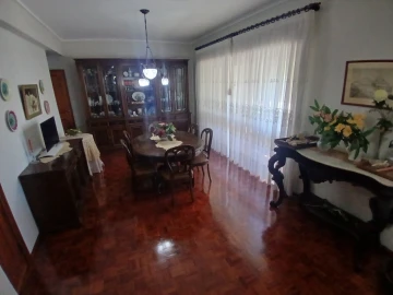 Apartamento T4 para Venda em Oeiras e São Julião da Barra, Paço de Arcos e Caxias