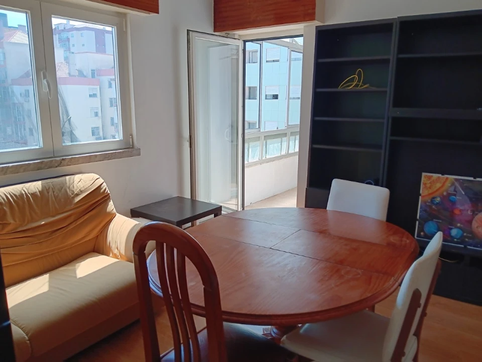 Apartamento T2 para Venda em Águas Livres Foto 2