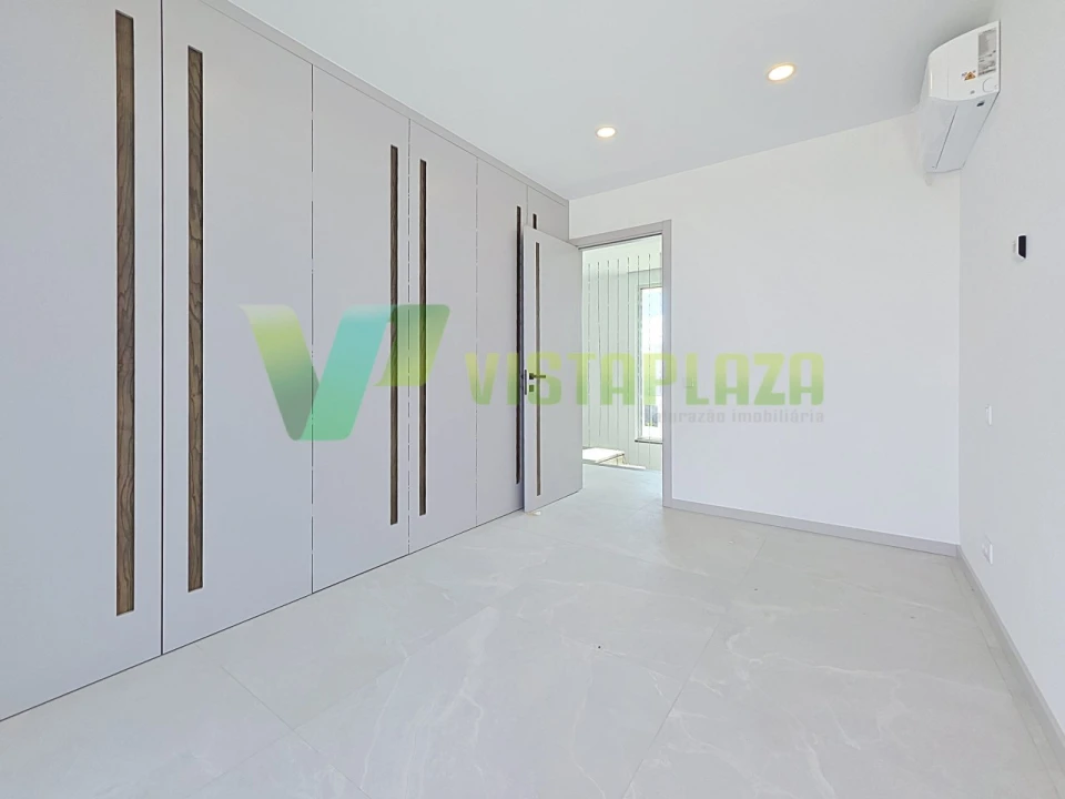 Moradia T3 para Venda em Estômbar e Parchal Foto 34