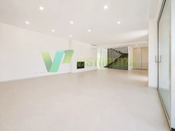 Moradia T3 para Venda em Estômbar e Parchal
