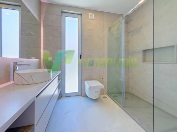 Moradia T3 para Venda em Estômbar e Parchal