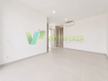 Moradia T3 para Venda em Estômbar e Parchal